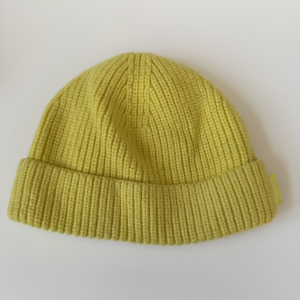 Lululemon Beanie Women's Close Fit Wool Blend Ribbed Knit Size S/M Lemon Yellow